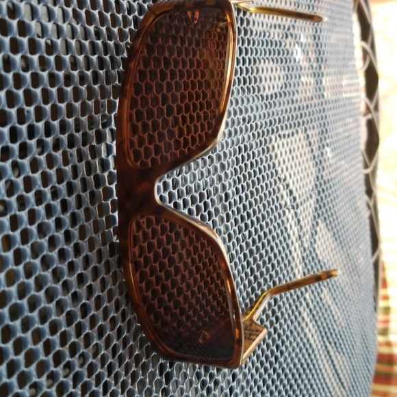 Vintage Burberry sunglasses - Picture 5 of 8